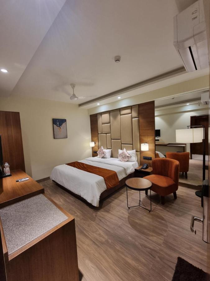 Hotel El Magnifico Surat Luaran gambar