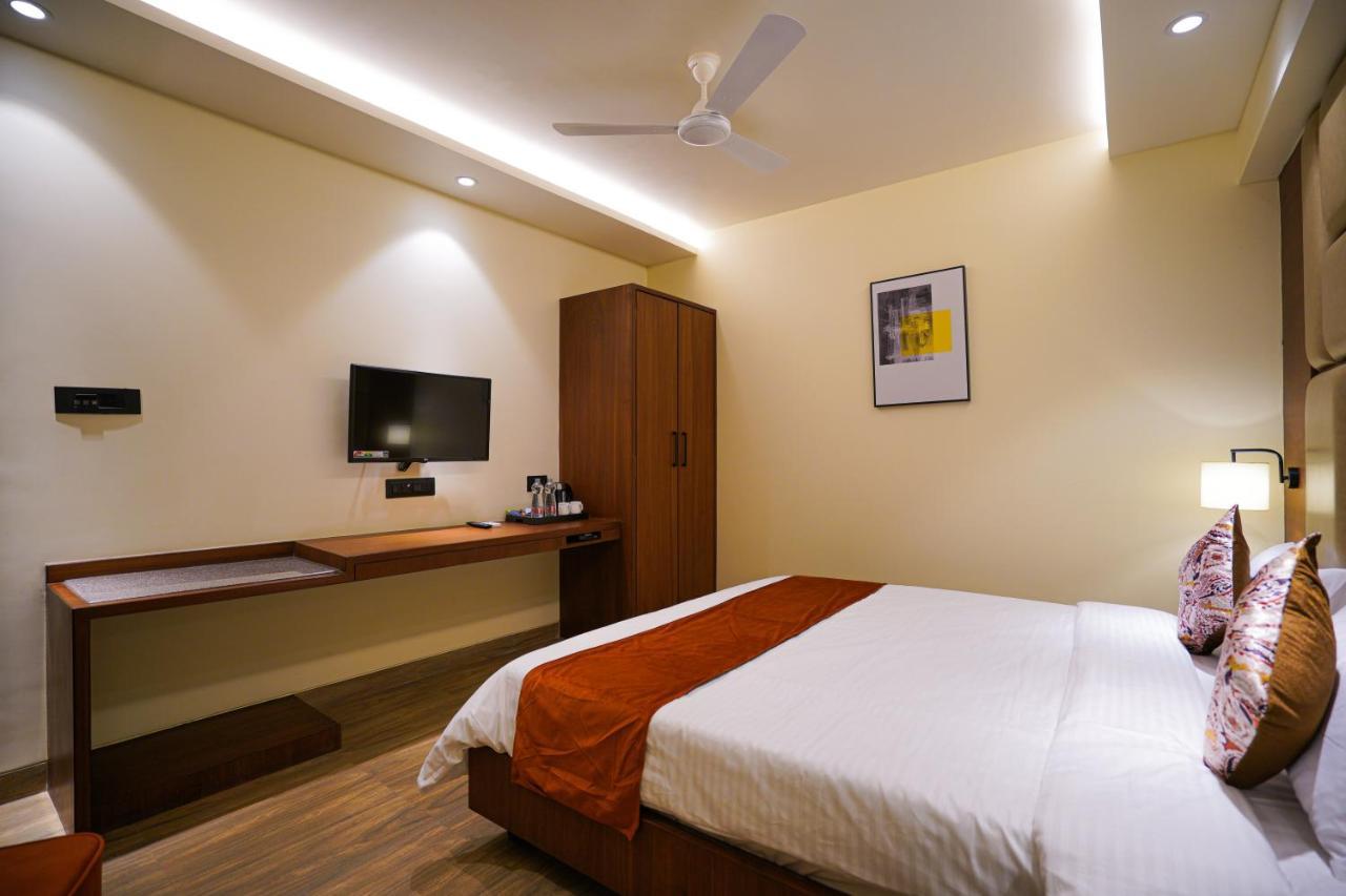 Hotel El Magnifico Surat Luaran gambar